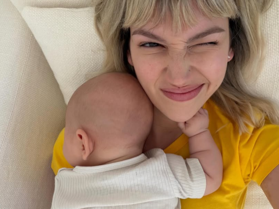 Úrsula Corberó mostró su intimidad como mamá primeriza junto al Chino Darín