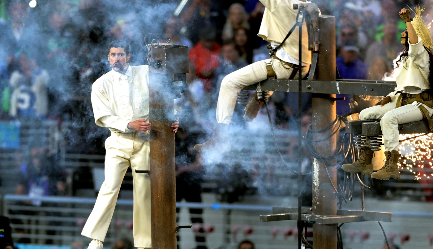 Fiesta latina en pleno Estados Unidos: así fue el show de medio tiempo de Bad Bunny en el Super Bowl | Música