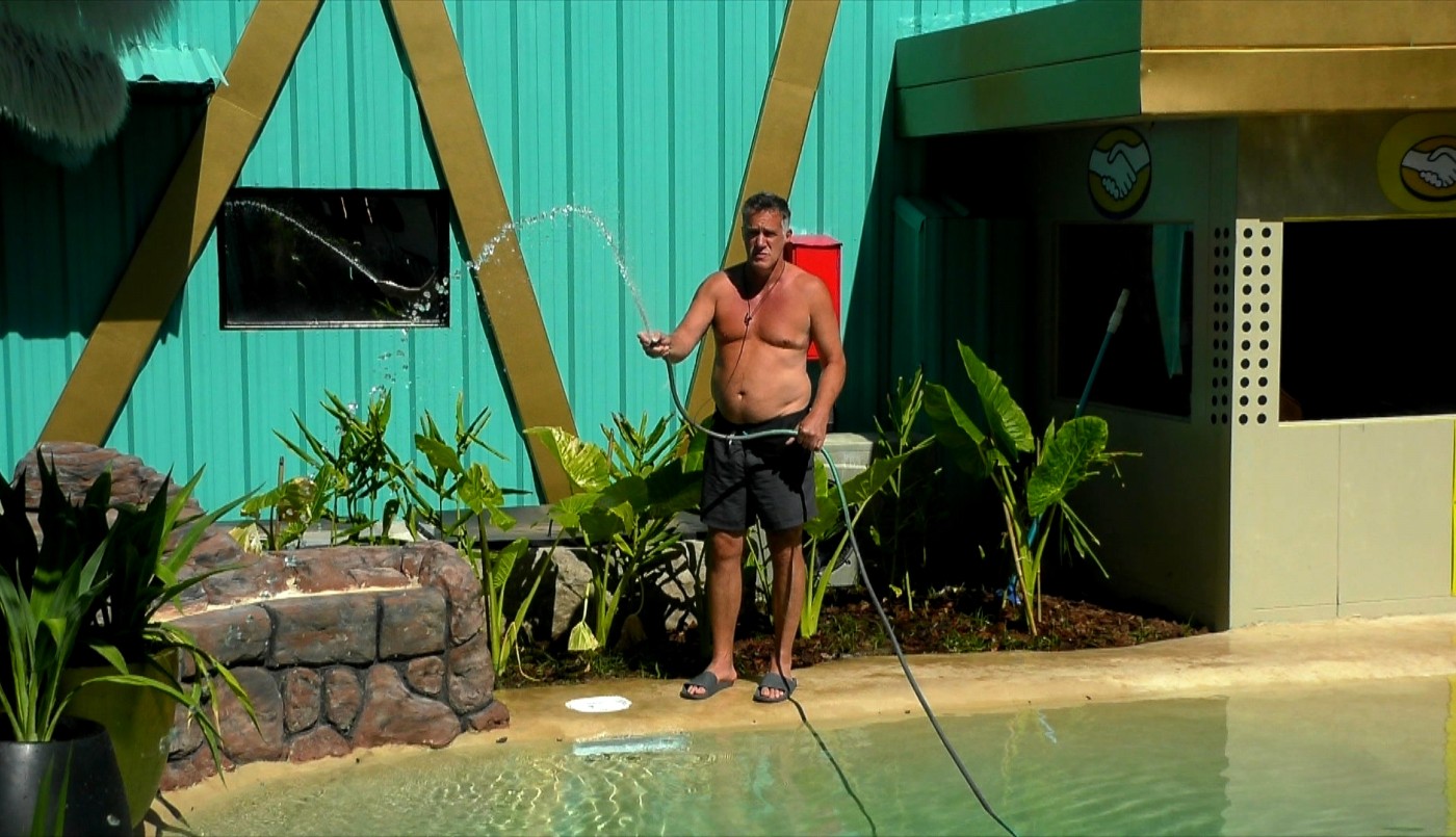 El "jardinero" Eduardo da que hablar en la casa | Mejores momentos