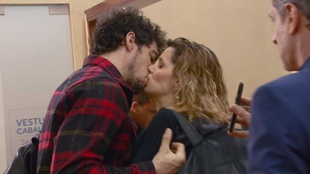 ¡Buscó y encontró! La Negra Graciela se ligó un beso de Renzo | Mejores momentos