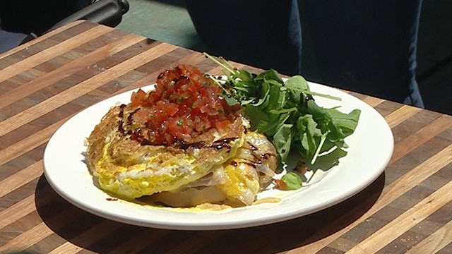 Sanguchazo con corazón de huevo | Recetas