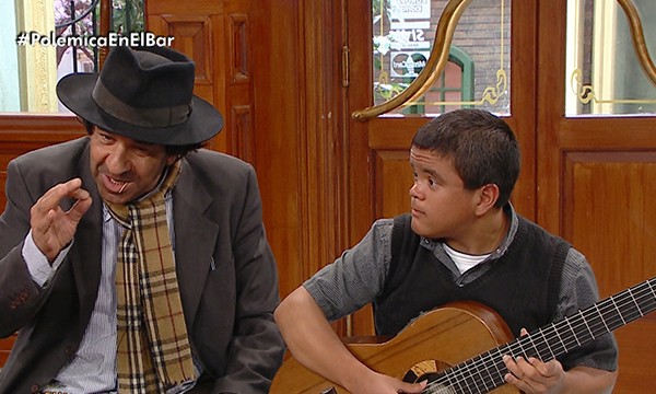 Minguito y una reflexión patria con punteo de guitarra | Mejores Momentos