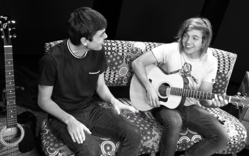 Franco Masini canta "Loquita" para conquistar a una chica | Exclusivos