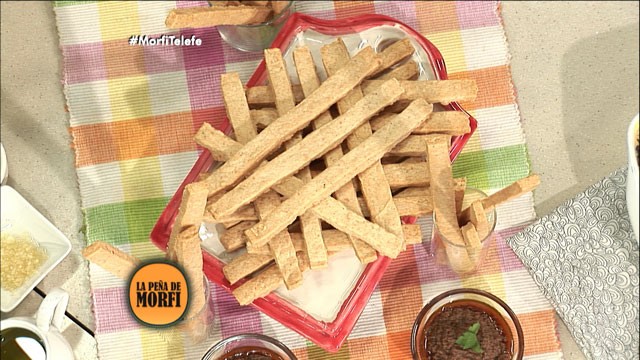 Grisines de queso y aceitunas | Recetas