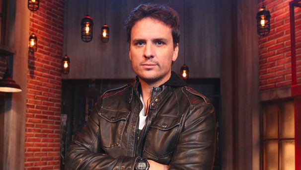 "Vivir solo" por Ezequiel Campa | Clips