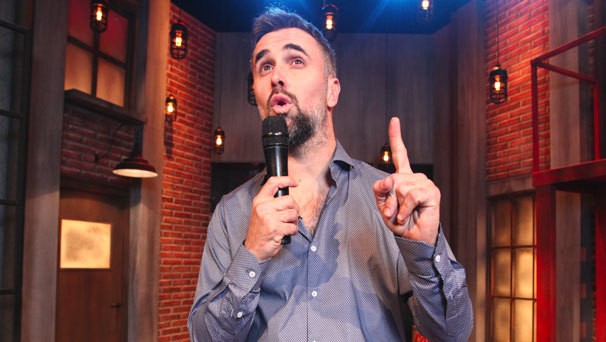 Juan Barraza: anuncios y aeropuertos | Clips