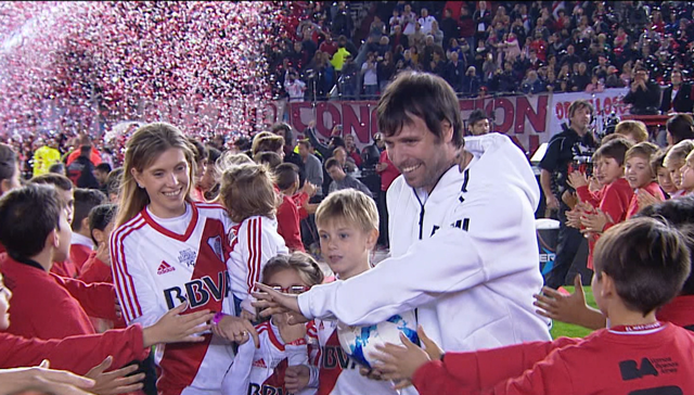 El Monumental vibró con la salida de Cavenaghi | Cavenaghi: despedida Monumental