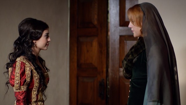 Suleimán descubre a Hurrem amenazando a Isabela | Mejores momentos