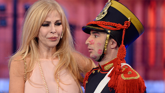 ¡Graciela Alfano visitó la Casa de Gobierno por el granadero! | La empleada pública