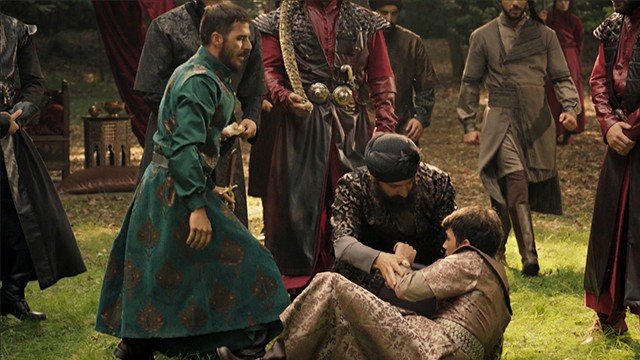 El primer cortocircuito entre Mustafá y Mehmed | Mejores momentos