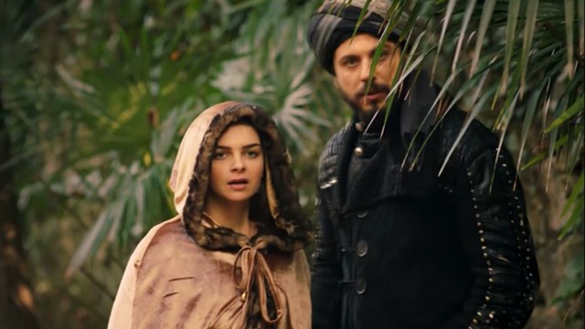 ¡Hurrem encontró in fraganti a Mariam y Taslicali! | Mejores momentos