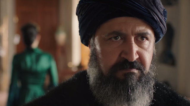 Lufti Pasha golpea a Shahrazad | Adelantos