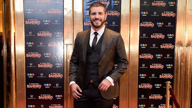 Marco Antonio Caponi canta "Asi" | Mejores momentos