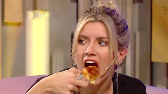 El curioso hábito de Laurita Fernández para comer medialunas | El diván de Vero