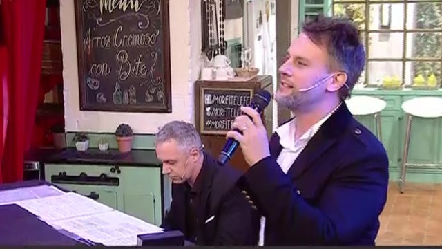Rauch y Gardelín interpretan "Contigo en la distancia" | Musicales