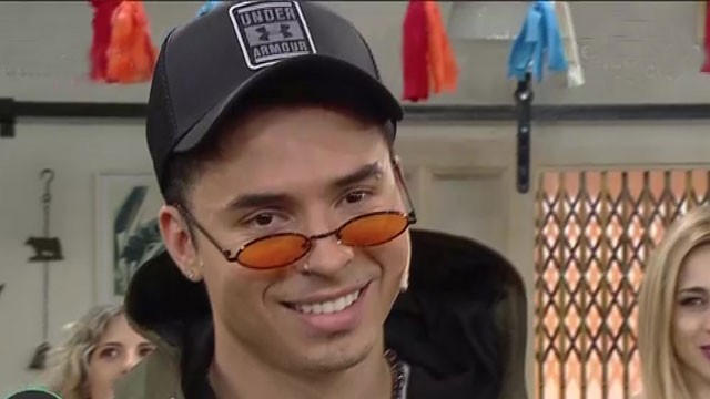 Reykon puso a bailar a todos | Musicales