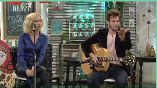 Emanuel Ortega y Delfina Campos cantan "A punto" | Musicales