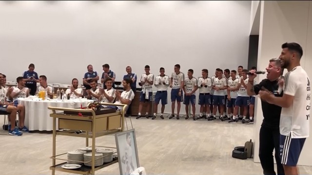 Pichu le animó el cumple al Kun Aguero | Mejores momentos