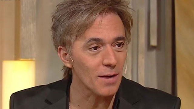 ¿Por qué Cae usa casco al salir del teatro? | El diván de Vero