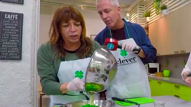 ¿Cómo se prepara la verdadera ensalada rusa? | Mejores Momentos