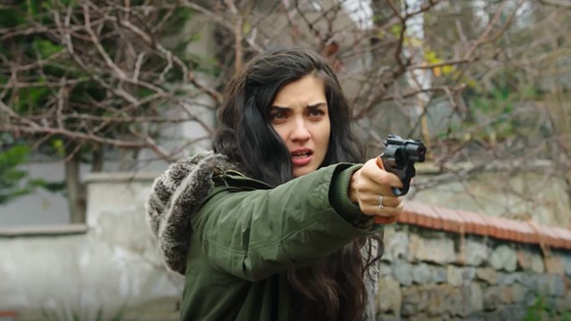 Elif disparó contra la casa de Tayar | Mejores momentos