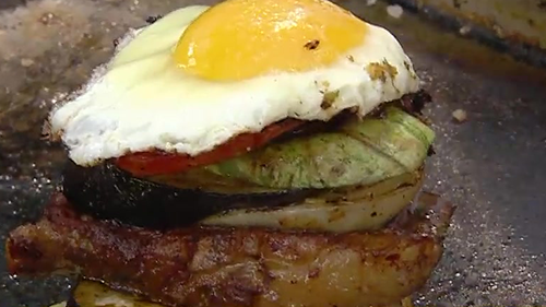 Torre de picaña con papas crocantes y vegetales | Recetas