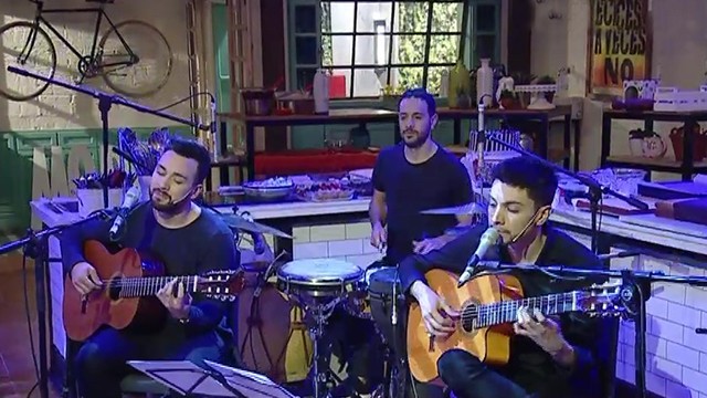 ¡Dos más uno le canta a los niños en su día! | Mejores momentos