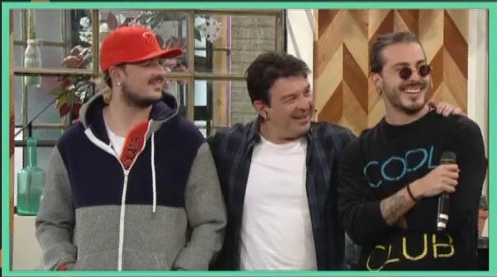 Piso 21 cantan "Me llamas" | Musicales