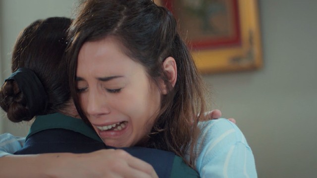 Zeynep descubre que el incendio fue real | Resúmenes