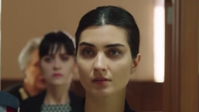 Elif en su peor momento | Resúmenes