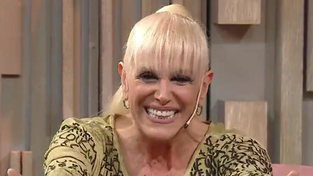 El curioso truco de Valeria Lynch para no olvidarse las letras | Exclusivos