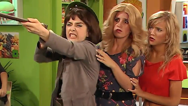 Paola, la empleada del mes | Programas