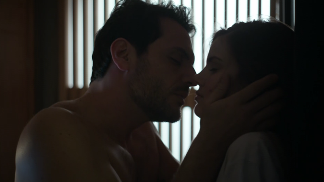 ¿Descubren a Alex y Ángel juntos? | Mejores momentos