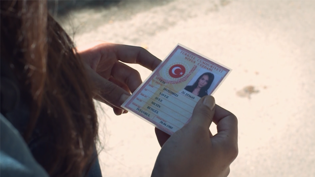 Arzu tiene una nueva identidad | Mejores momentos