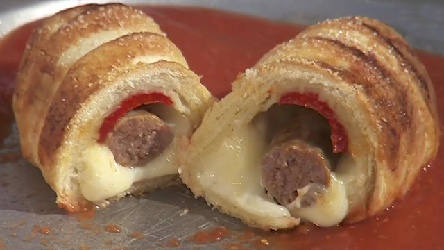 Criollitos rellenos de salchicha y provoleta | Recetas