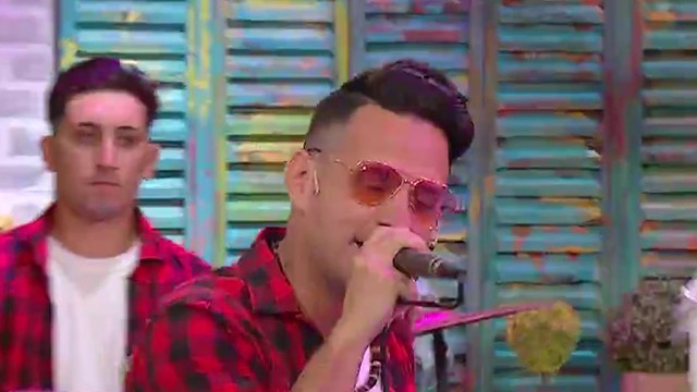 Volcán en la fiesta de casamiento | Musicales