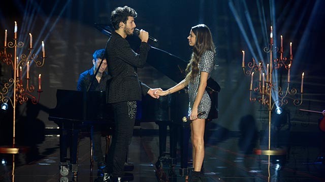 Sebastián Yatra y Tini cantaron: "Un año" | Musicales