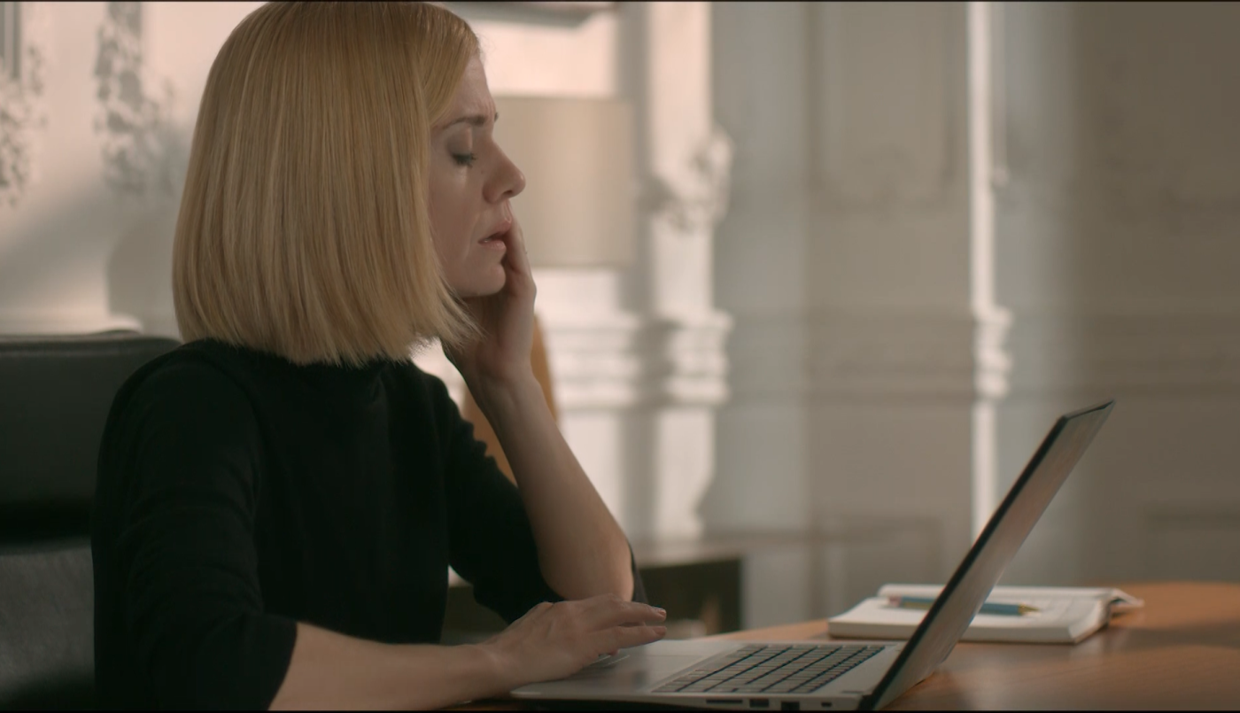 Lola está cerca de descubrir la identidad de "El Gato" | Mejores momentos