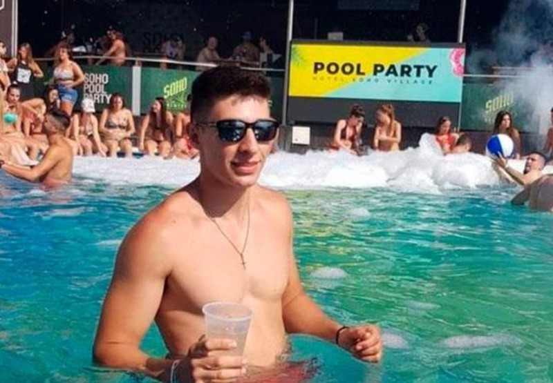 Se tiró de cabeza a la pileta y ahora lucha por su vida | Sociedad