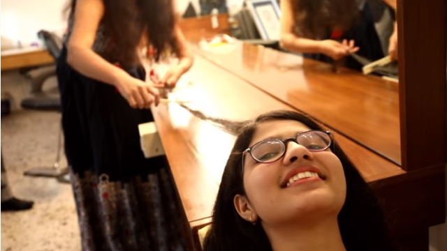 La Rapunzel de la India: su cabello mide 1,90 metros y bate récord Guinness | Tendencias