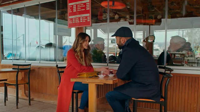 Hazal apuesta al amor | Resúmenes