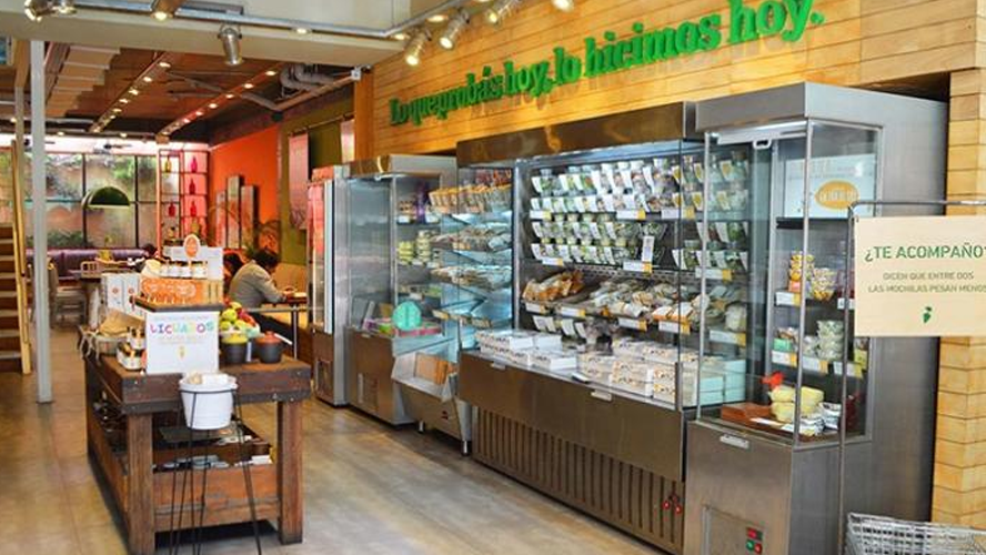 Cerró el local que sirvió ensalada con una rana adentro | Sociedad