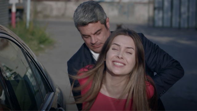 La vida de Melek corre mucho peligro | Resúmenes