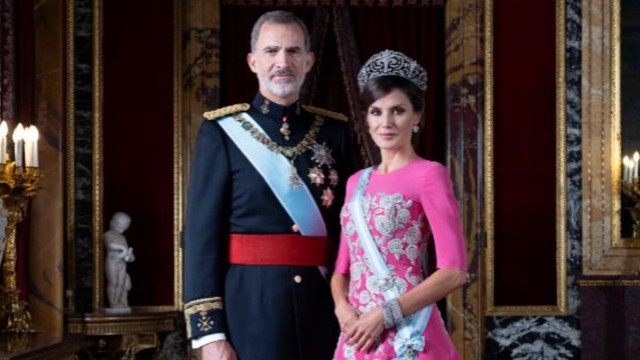 Las nuevas fotos oficiales de la familia real española | Sociedad