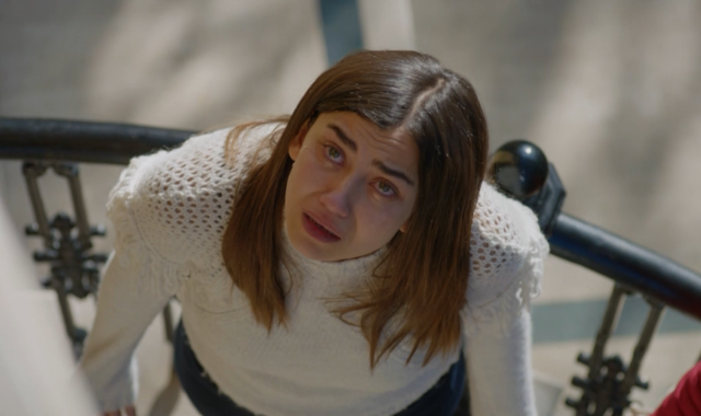 Meral sufre el repudio de sus amigas | Resumenes