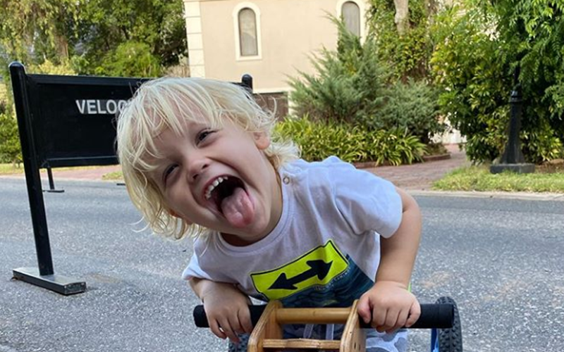 La tierna foto de Mirko andando en triciclo | Influencers