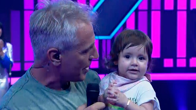 Marley se enganchó a jugar con la hija de una participante | Mejores momentos