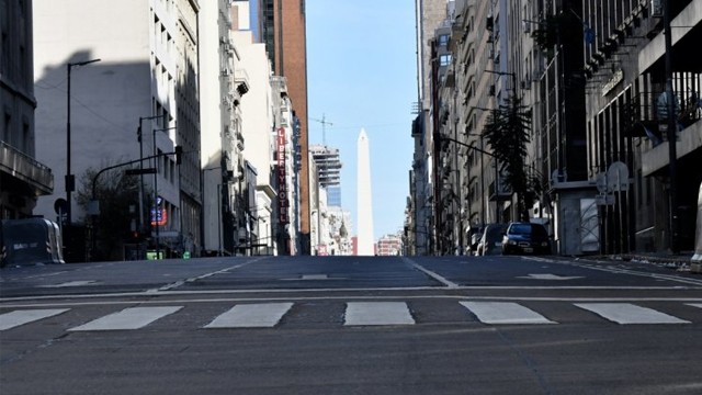 "Hay solo 200.000 personas trabajando en CABA" | En Argentina