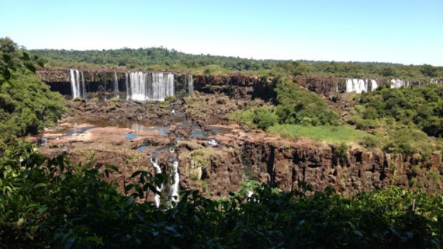 Sin agua ni turistas: la desoladora imagen de las Cataratas del Iguazú | Sociedad