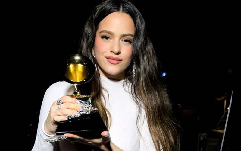 El cambio de look de Rosalía en cuarentena | Música